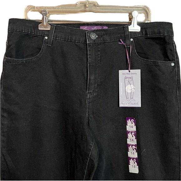 NWT! Gloria Vanderbilt black mid rise skinny jeans - Picture 2 of 12